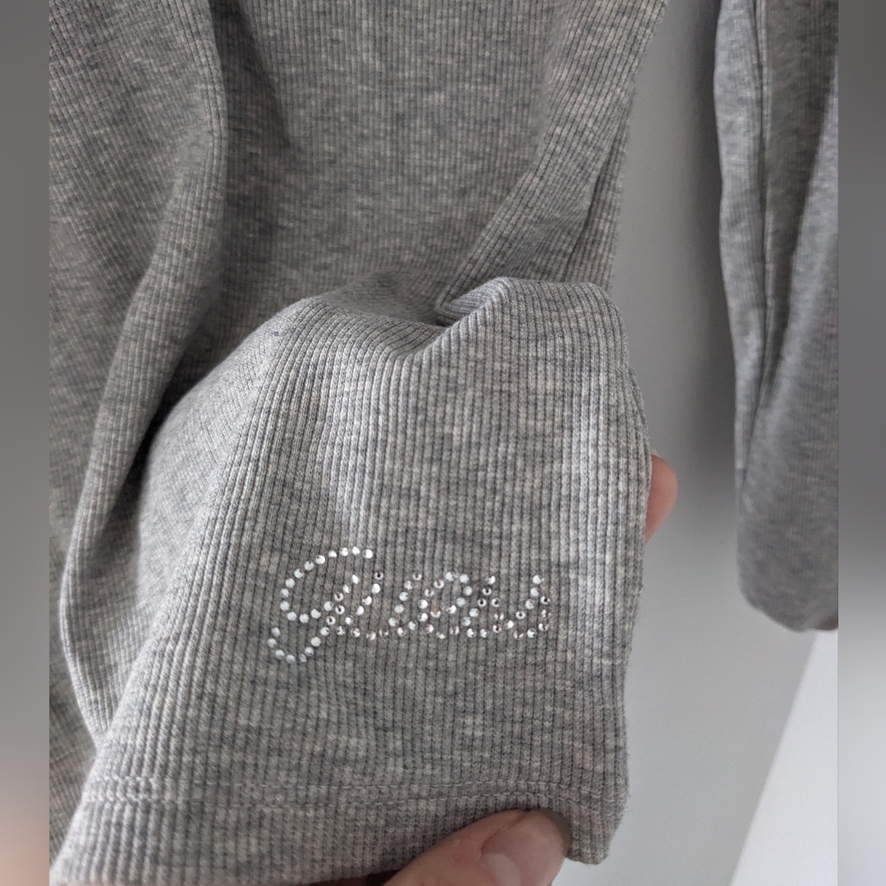 Guess Women's grey long sleeve V-neck top - Size US M - Picture 4 of 8